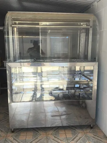Vende Expositor de Açougue em aço inox.