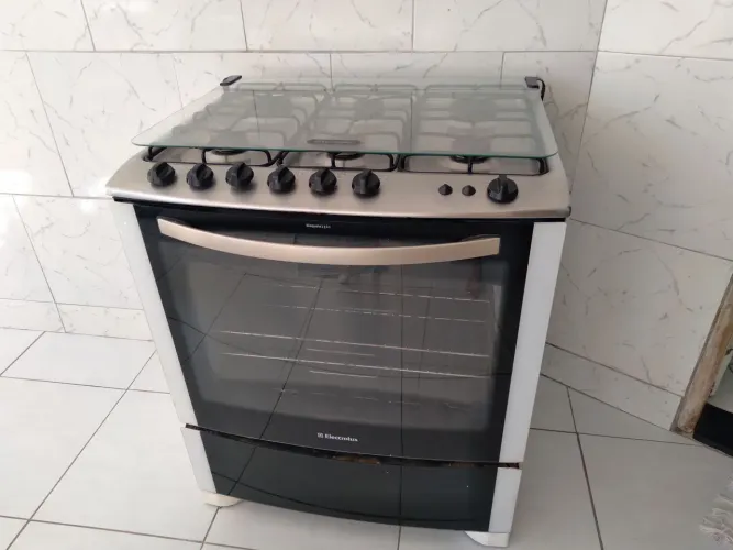 Fogão de 6 bocas