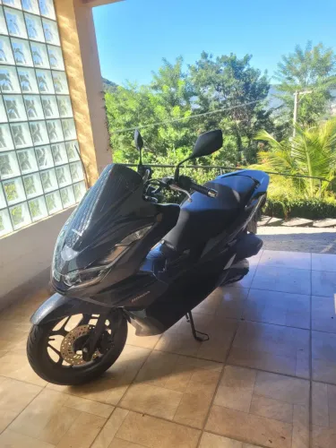Honda PCX CBS | 6.825 km | Muito conservada