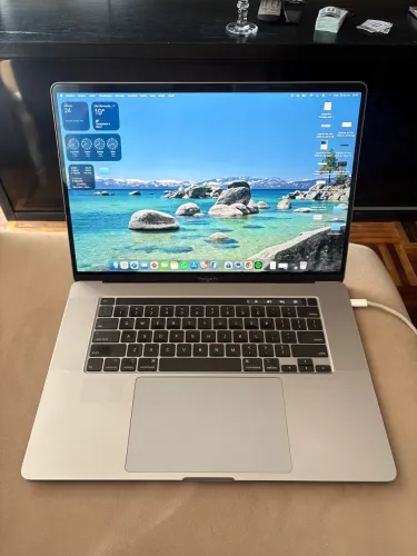 Macbook Pro 16 2019 I7 16GB RAM 512GB SSD AMD Radeon Pro