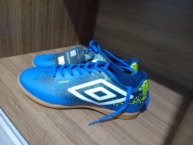 Chuteira futsal umbro nova nunca usada