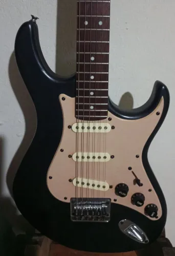Guitarra Stratocaster Cort G50