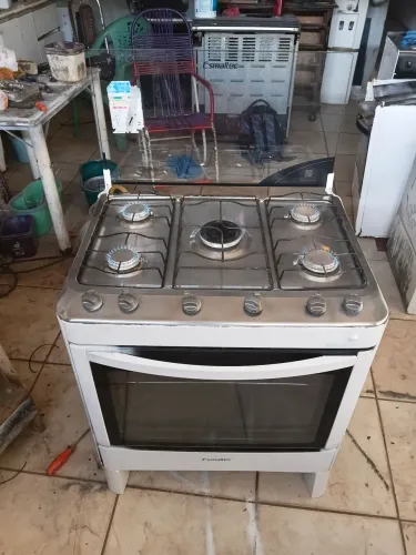VENDO ESTE FOGÃO ESMALTEC EM OTIMO ESTADO ENTREGA GRÁTIS