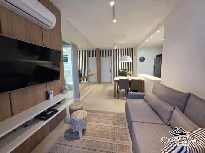 Apartamento mobiliado à venda a poucos passos do mar de Jurerê
