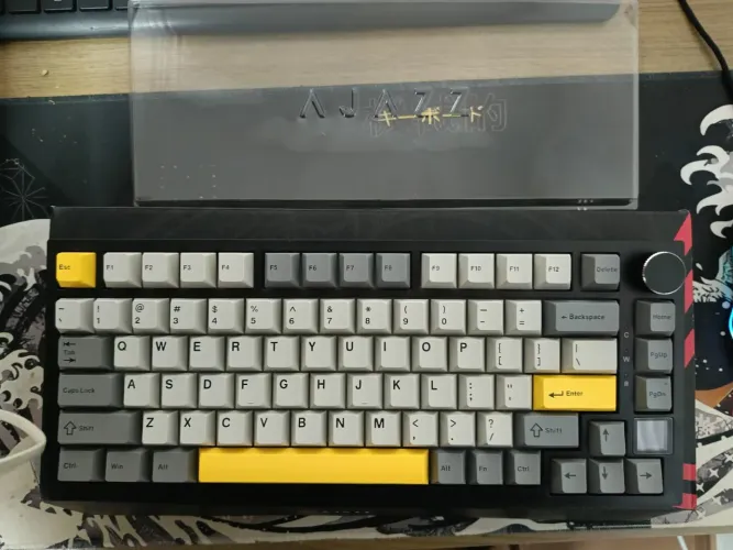 TECLADO MECÂNICO AK820 PRO