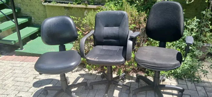 3 (três) Cadeiras de Escritório
