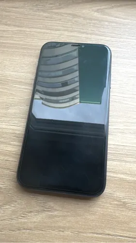 Celular IPhone 11 - 124gb 72% bateria