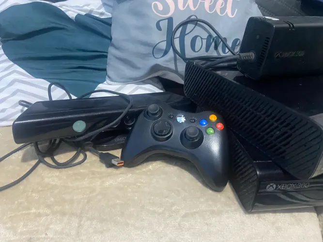Vendo ou troco 2 consoles XBOX360 funcionando certinho