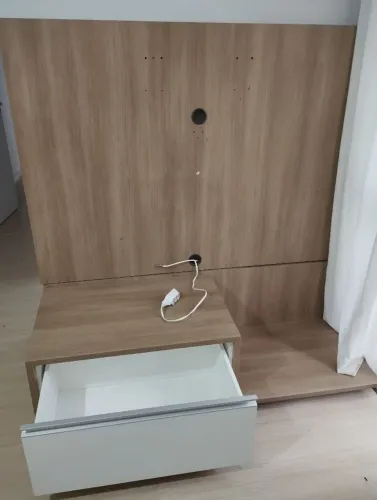 Rack para televisão com painel 