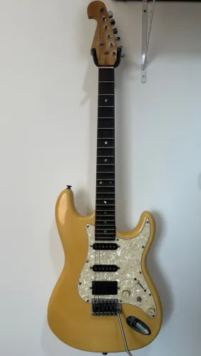 Guitarra superstrato HSS
