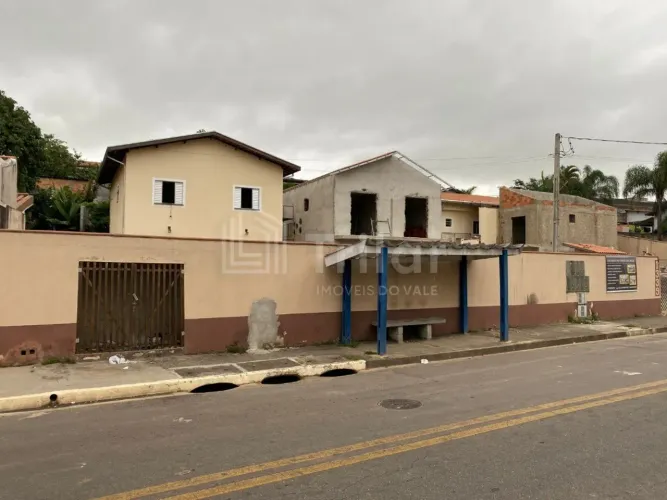 Casa em Condomínio à Venda em São José dos Campos-SP: 2 Quartos, 2 Salas, 1 Banheiro, 2 Va