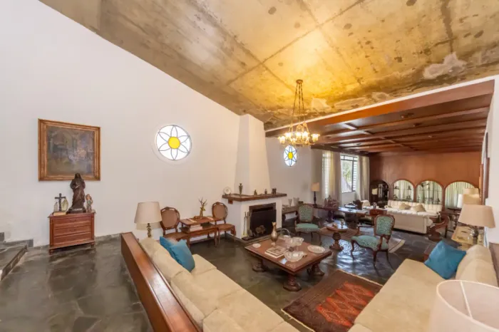 Casa para venda em Campo Belo com 5 quartos, sendo 4 suítes, 369m²