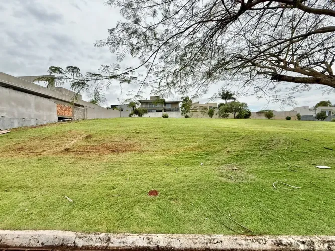 Terreno à venda no Condomínio Villagio do Engenho