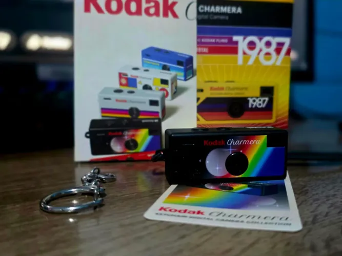 CÂMERA DIGITAL KODAK CHARMERA ESTADO DE NOVA, TODOS OS ACESSÓRIOS E CARTÃO SD!