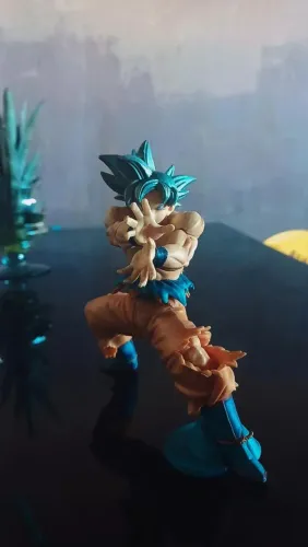 Goku instinto superior