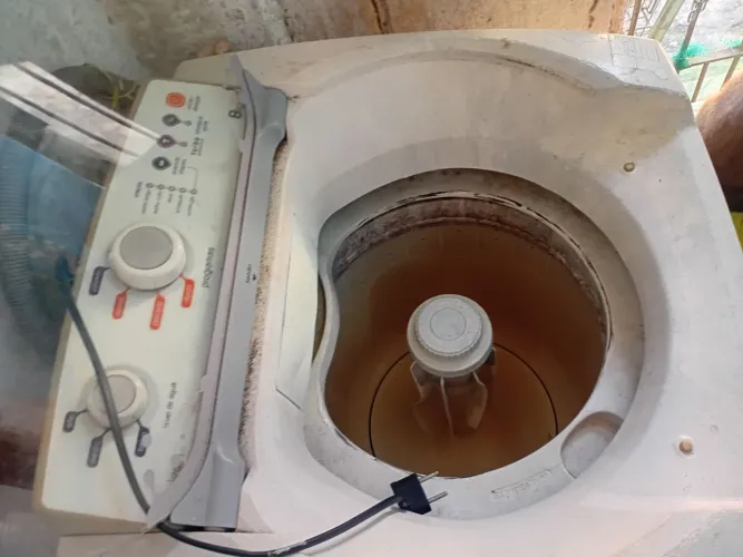 Vendo máquina de lavar roupa em perfeito estado de uso e ótimo funcionamento Brastemp 110w