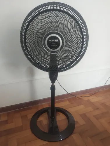 Vendo ventilador de coluna Mondial
