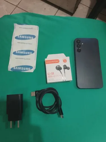 Vendo celular Samsung a15 128 GB 5G com nota sem trinco todo bom 