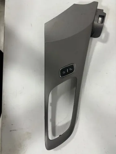 Moldura do Acabamento Interno da Maçaneta FORD RANGER 2017