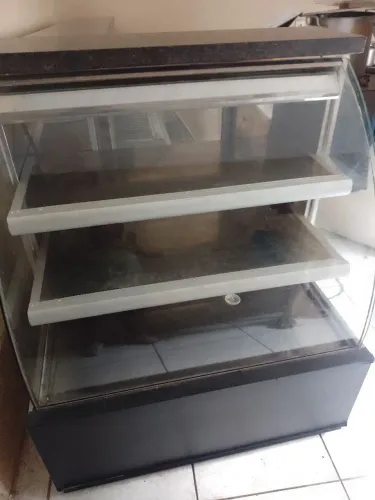 Vitrines. Novas