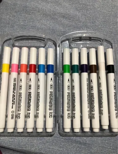 CONJUNTO DE MARCADORES ACRÍLICOS