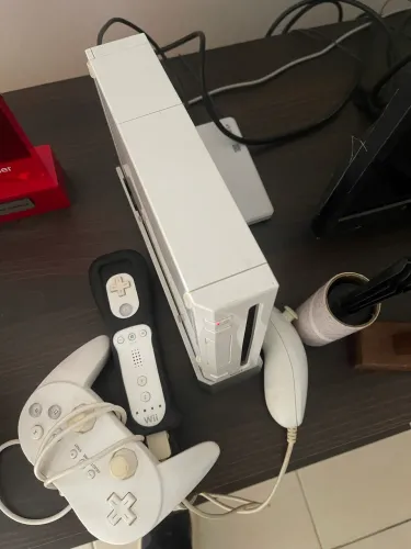 Nitendo Wii completo + hd 200 jogos + hdmi 220v