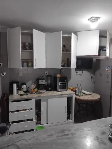 Vendo 03 armários de cozinha totalmente em mdf em perfeito estado de conservação.