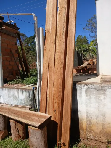 Vendo tábuas de eucalipto citiodoro