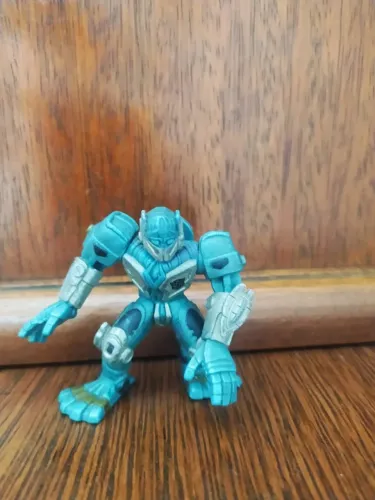 Boneco Transformers Autobot