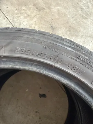 Pneu 235/45 R18 USADO - Preço dos dois