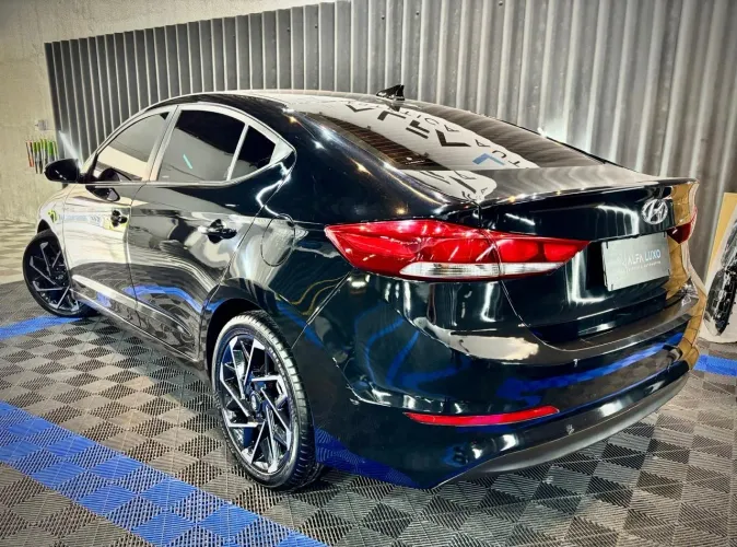Hyundai Elantra Special Edit. 2.0 16V Flex Aut. 2017