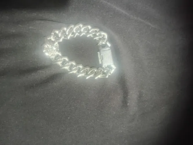 Pulseiras masculinas prateadas cravejadas*novas*!