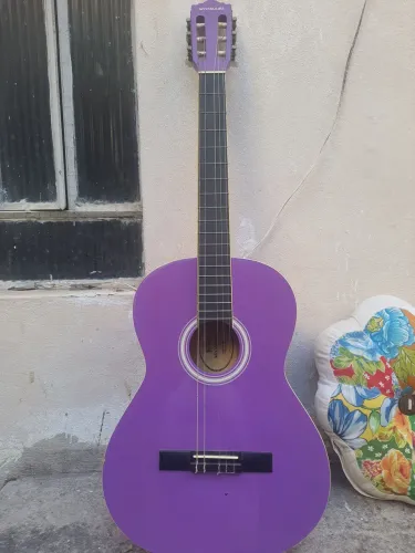 Violão semi novo