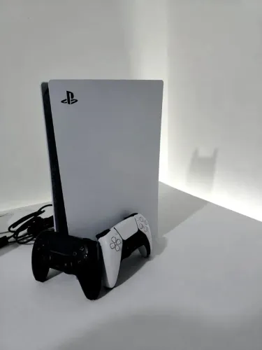 PS5 FAT + DOIS CONTROLES + JOGOS COMPRADOS DE BRINDE TROCO POR PC GAMER FORTE OU PARCELO