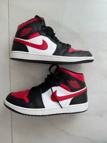 Nike Air Jordan 1 Bred Toe