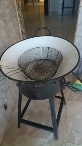 Fritadeira a gás semi nova