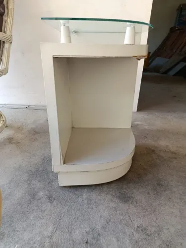 Mesa de canto com tampo de vidro 