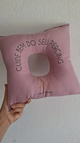 Almofada travesseiro com espaço central p12