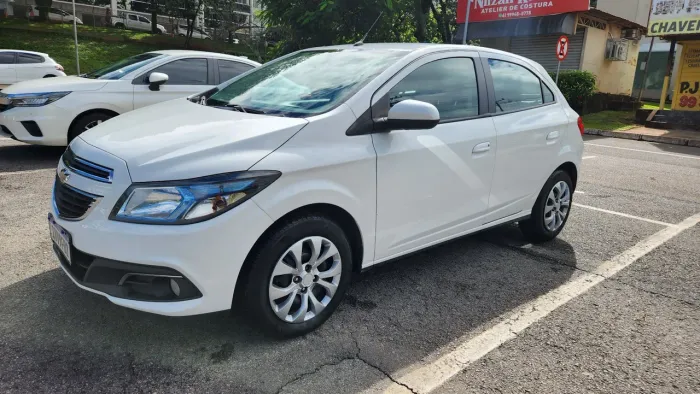 Chevrolet Onix Hatch LT 1.4 8V Flex Power Aut. 4P 2015
