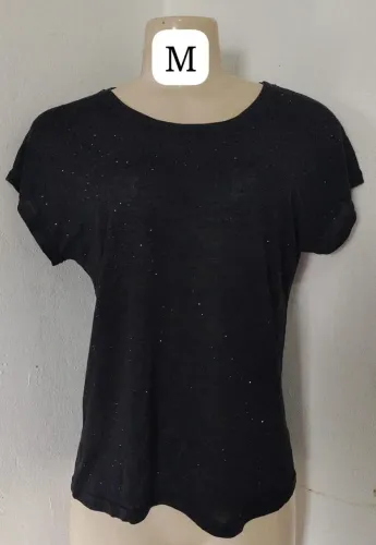 BLUSINHA COM BRILHO DISCRETO
