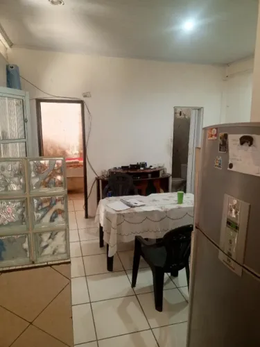Casa em Mussurunga, 2 quartos, banheiro, sala, cozinha e área e ao lado com laje