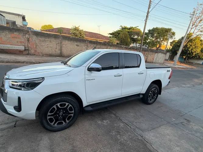Toyota Hilux CD SRX 4X4 2.8 TDI 16V Diesel Aut. 2021