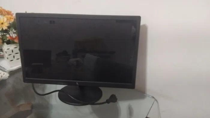 Monitor de 20 polegadas LED da marca 3Green, modelo 20030-LED, com conexões HDMI e VGA.