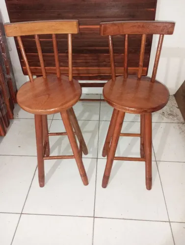 Banqueta de madeira maciça direto da fábrica