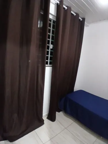 Alugo quarto mobiliado
