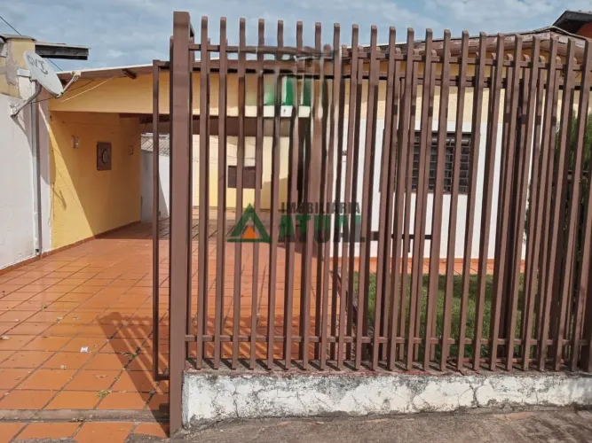 IMOVEL COM 2 CASAS NO TERRENO A VENDA NA REGIÃO LESTE DE LONDRINA.