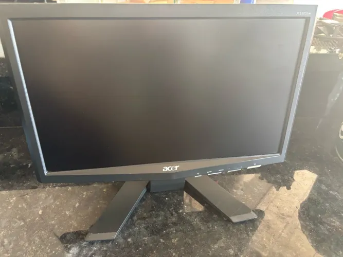 Monitor Acer X163w widescreen X163w