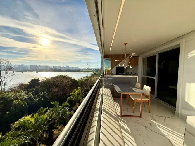 Apartamento frente mar 3 suítes no Abraão