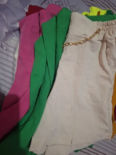 Lote de roupas femeninas novas,bermudas Jens shorts alfaiataria,macaquinhos,blusas e croop