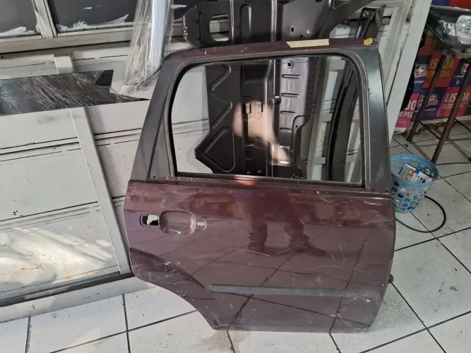 Porta traseira ford fiesta 2003/2014